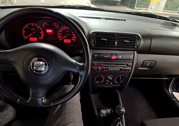 Seat Leon cena 6900 przebieg: 182400, rok produkcji 2003 z Łódź małe 67